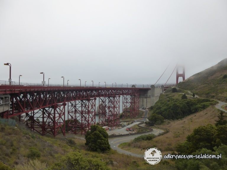 Dojazd do mostu Golden Gate od strony Marin we mgle