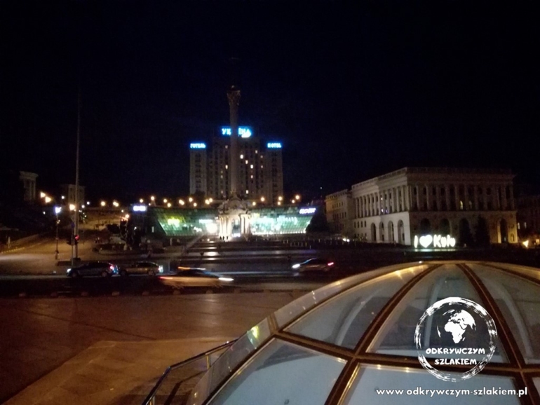 widok na hotel Ukraina (Majdan)