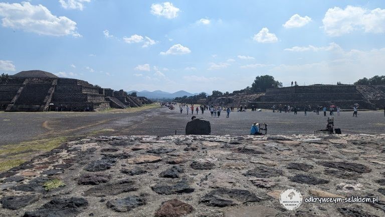 Aleja Zmarłych w Teotihuacán widziana z góry