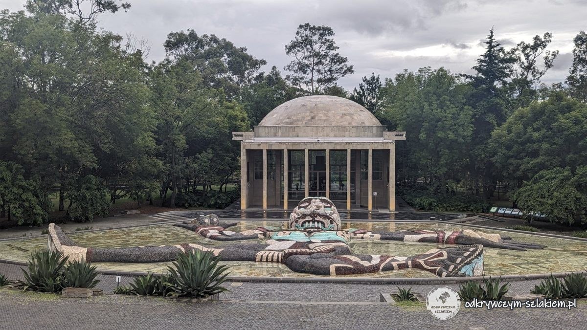 Fontanna Tláloca w parku Chapultepec, Mexico City