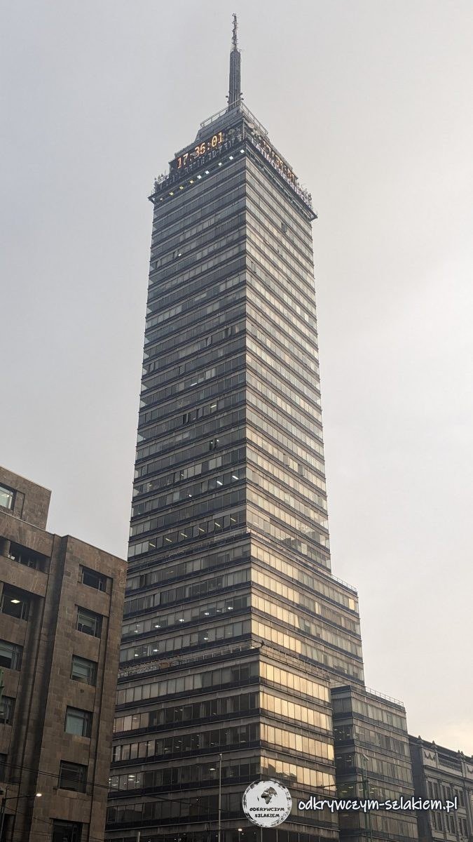 Wieża Latynoamerykańska (Torre Latinoamericana) w Mexico City