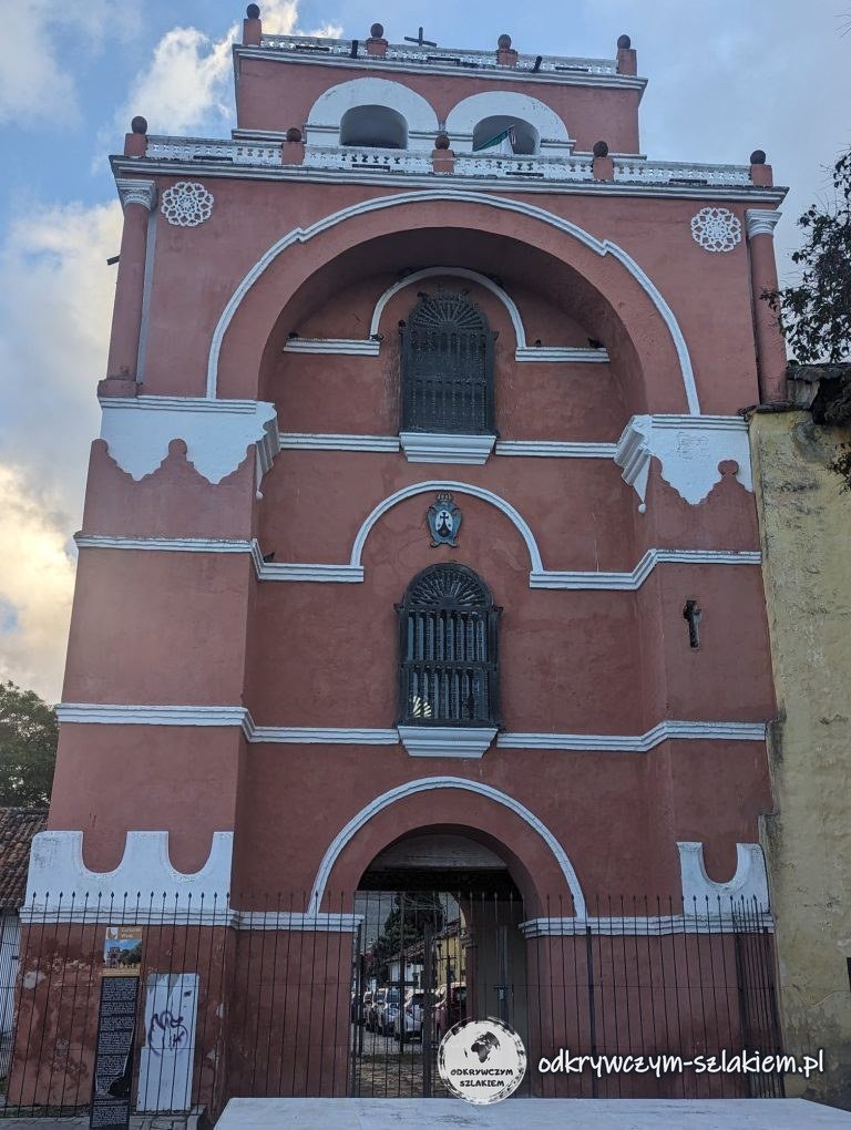 Arco del Carmen w San Cristóbal de las Casas