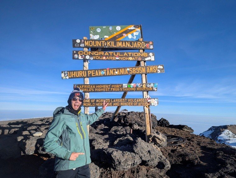 Uhuru Peak (5895 m n.p.m.)