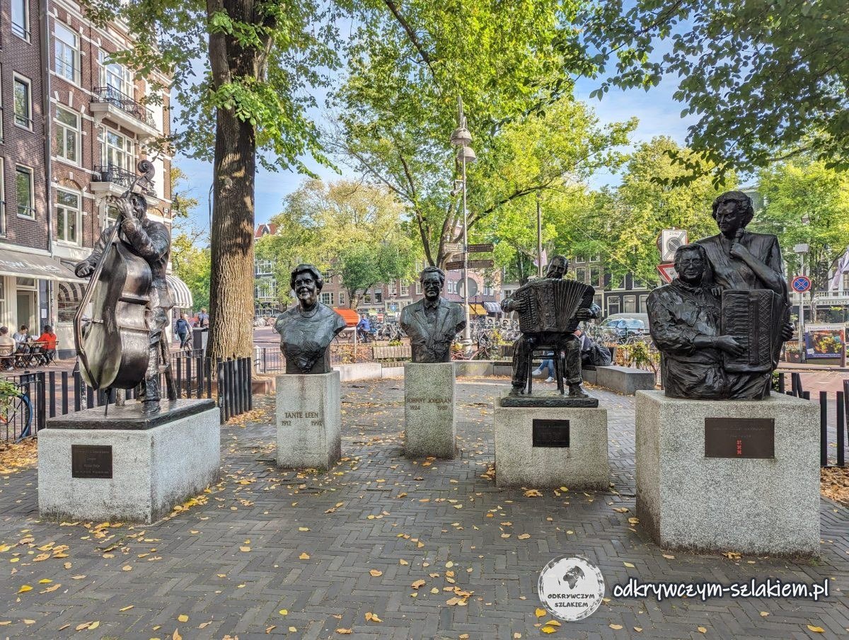 Bronze statues of singers on Johnny Jordaanplein in the Jordaan, Amsterdam
