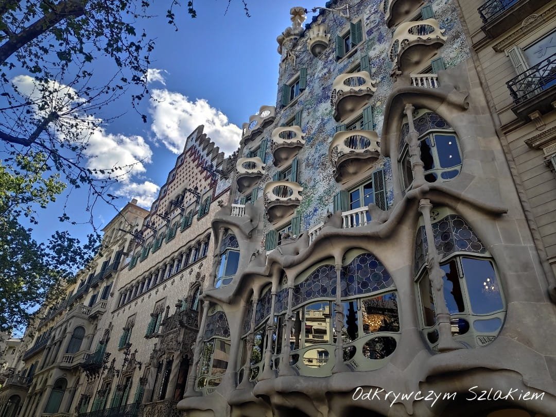 Kamienice Casa Batlló Gaudiego i Casa Amatller przy Passeig de Gràcia