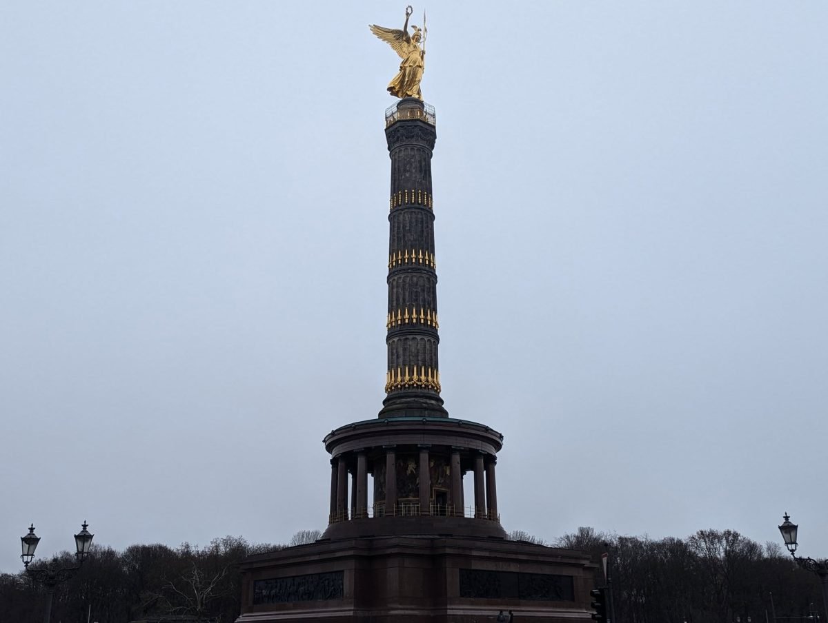 Kolumna Zwycięstwa (Siegessäule) ze złotą Wiktorią w parku Tiergarten
