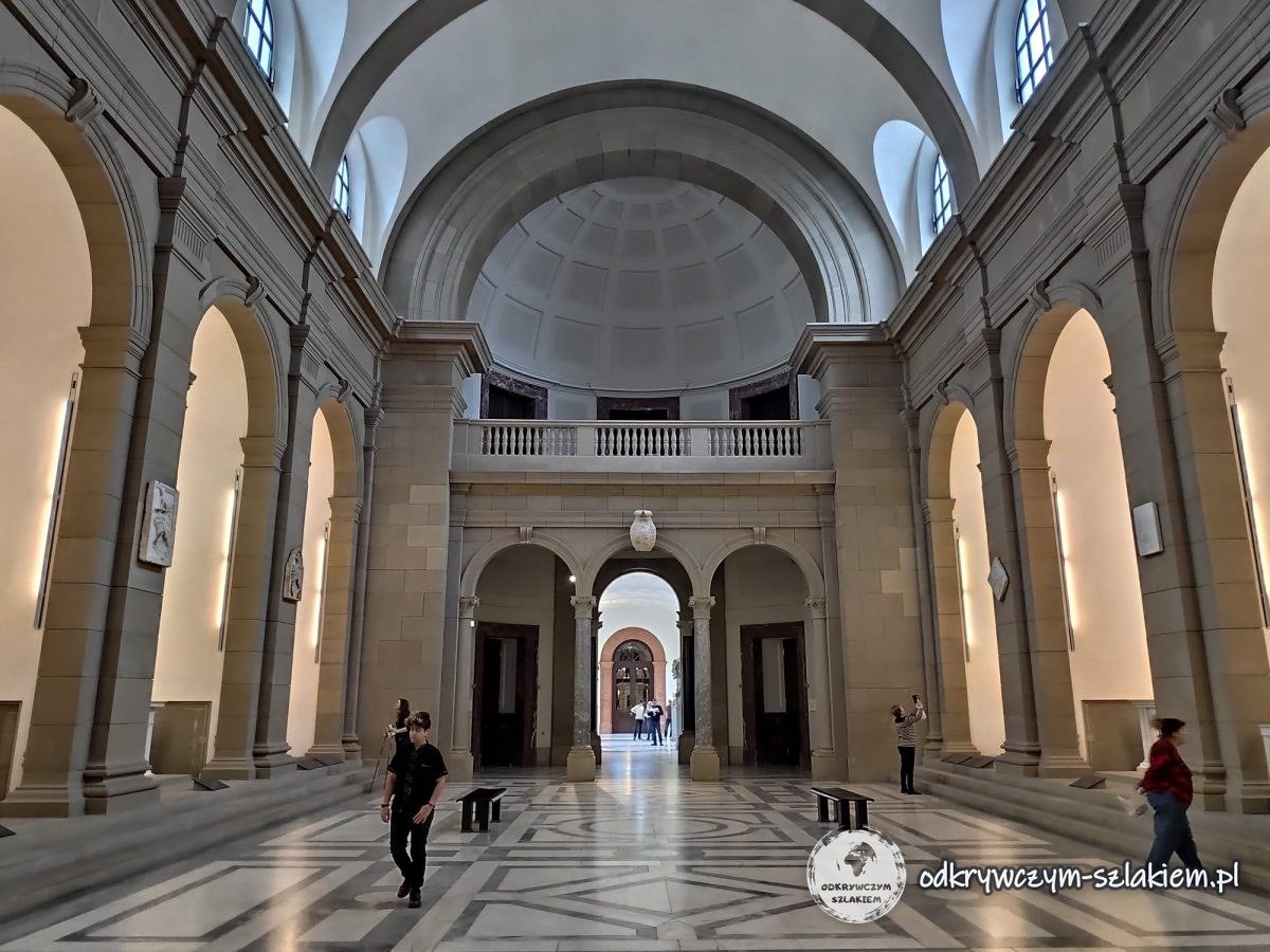 Hala bazylikowa w Bode-Museum