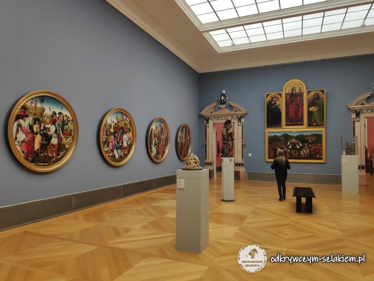 Sala malarstwa z okrągłymi obrazami w Bode-Museum