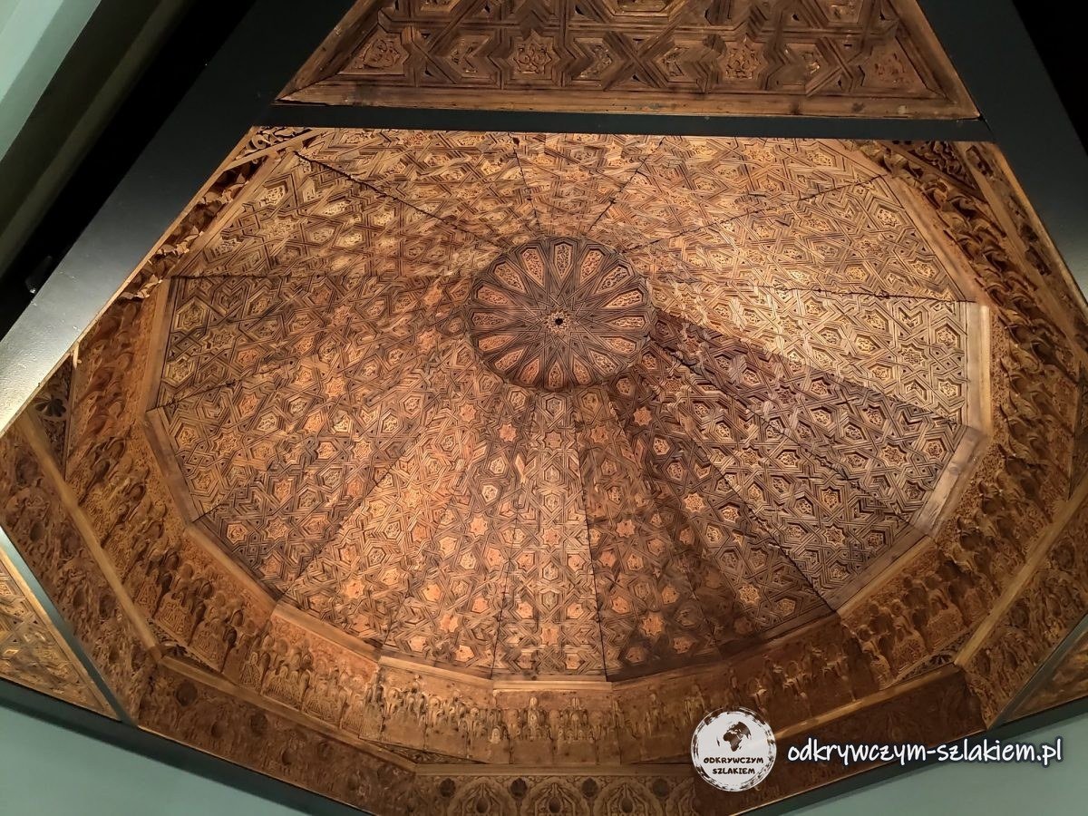 Drewniana kopuła z Alhambry w Muzeum Sztuki Islamskiej