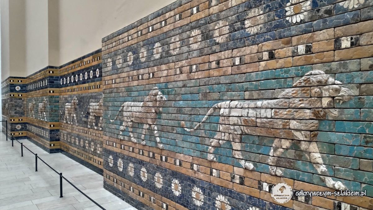 Glazurowany lew z Drogi Procesyjnej – Muzeum Bliskiego Wschodu w Berlinie