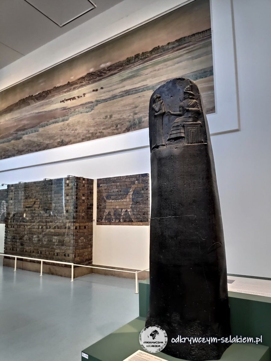 Odlew steli z Kodeksem Hammurabiego w Pergamonmuseum
