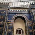 Brama Isztar z Babilonu w Pergamonmuseum w Berlinie