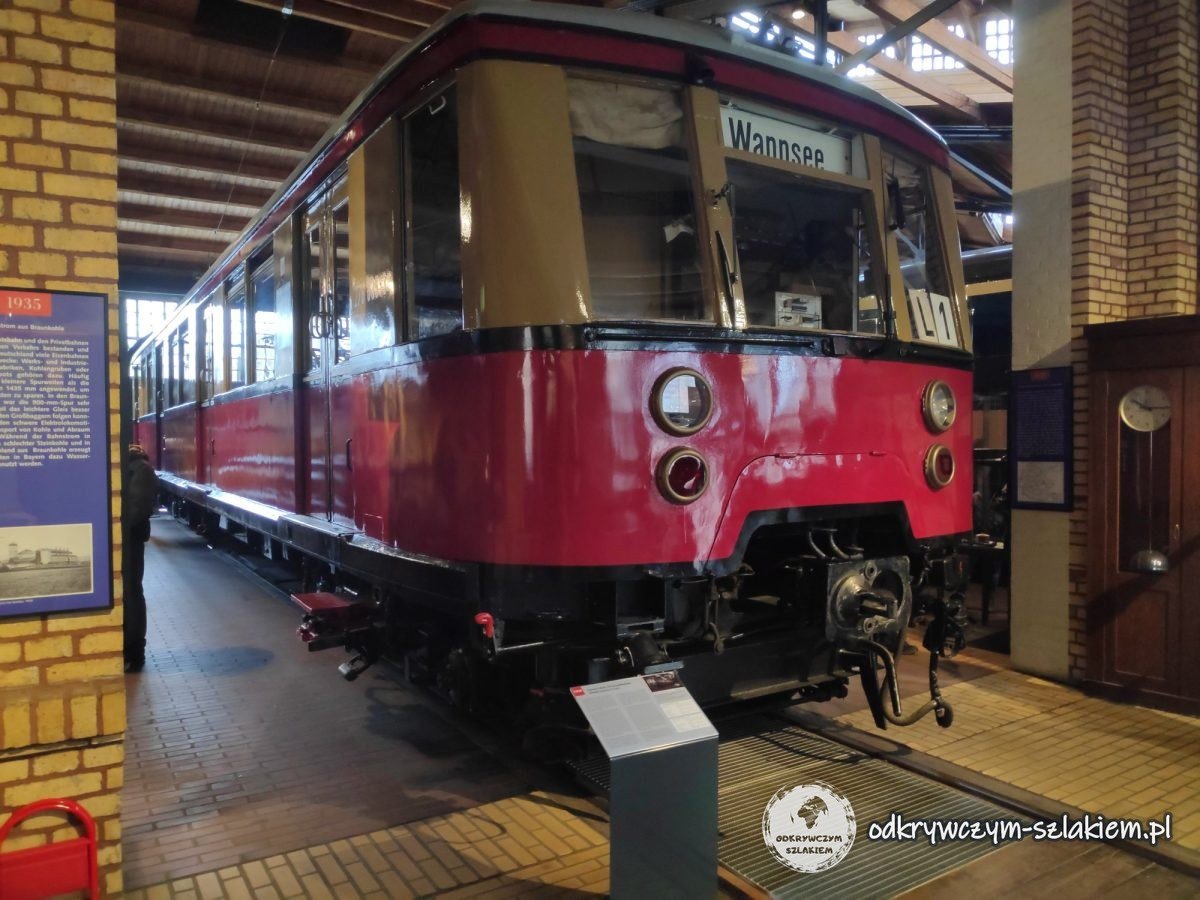 Zabytkowy pociąg S-Bahn w Niemieckim Muzeum Techniki