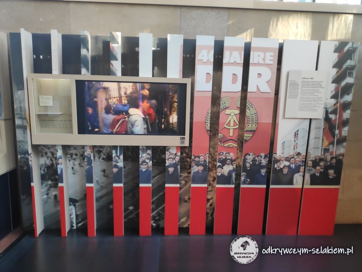 Wystawa o podzielonych Niemczech w Tränenpalast