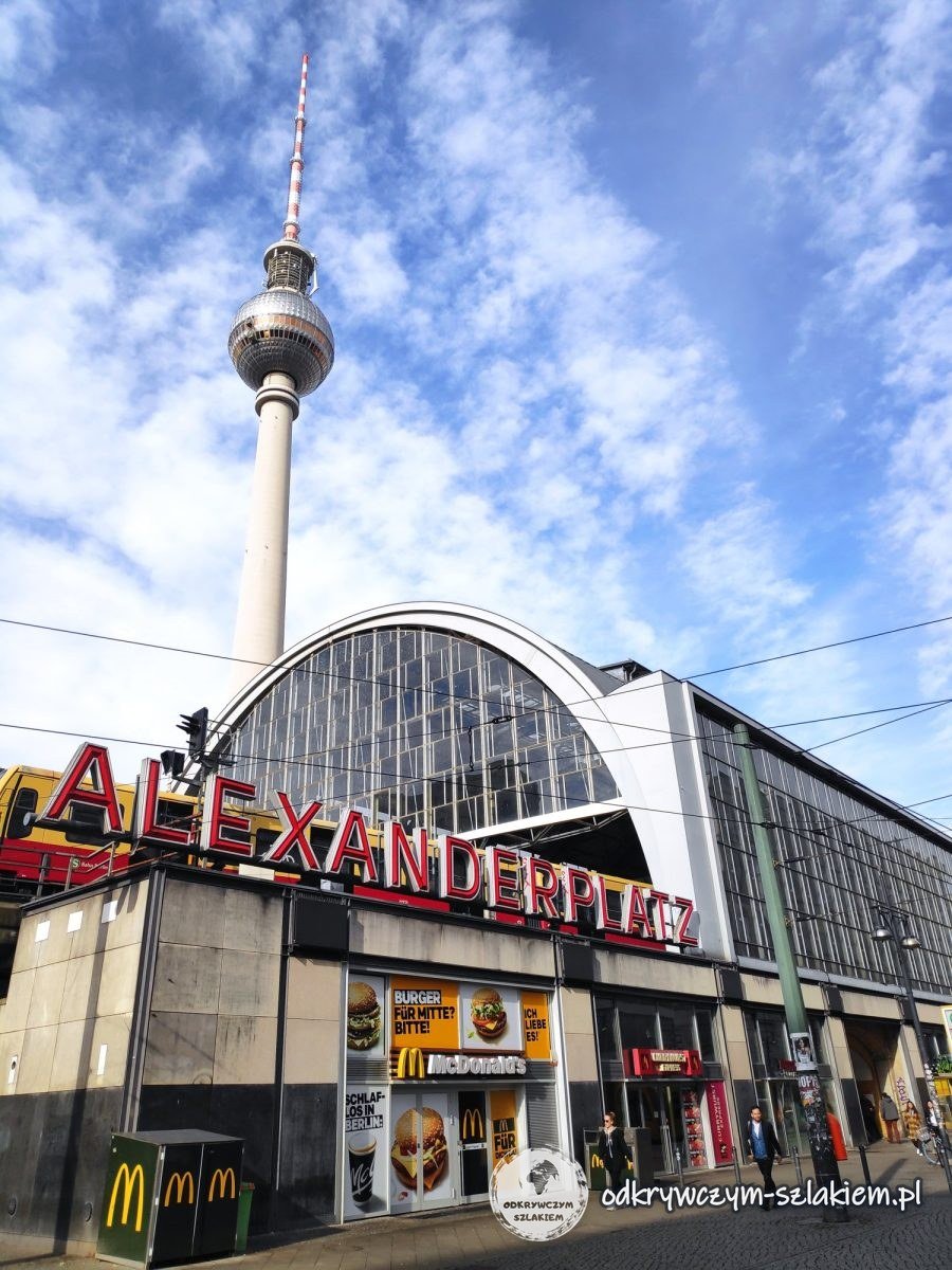 Dworzec Alexanderplatz z wieżą telewizyjną