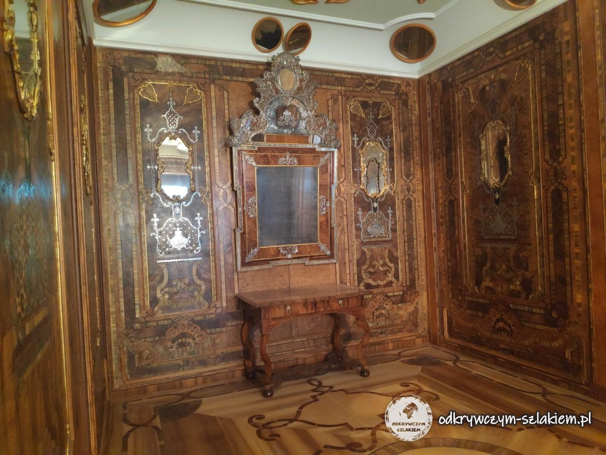 Pokój z intarsjowaną boazerią w Muzeum Rzemiosła Artystycznego w Köpenick