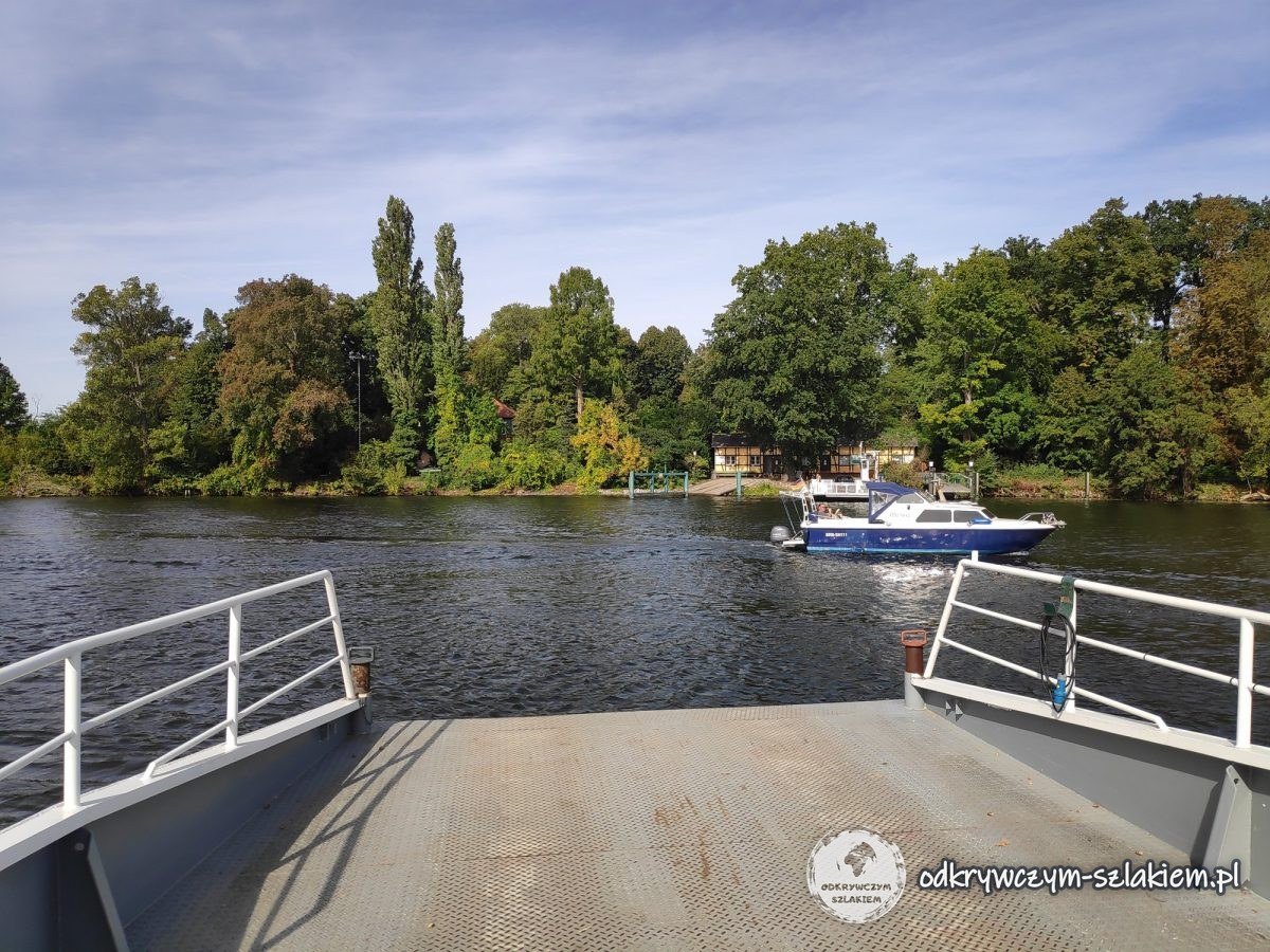 Prom na Wyspę Pawią (Pfaueninsel) przez Hawelę