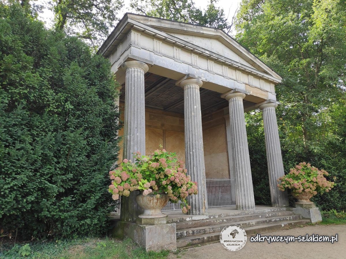 Świątynia Luizy (Luisentempel) na Wyspie Pawiej