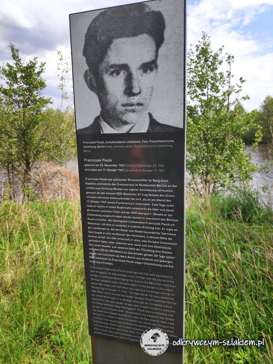 Stela upamiętniająca ofiarę muru przy Mauerweg