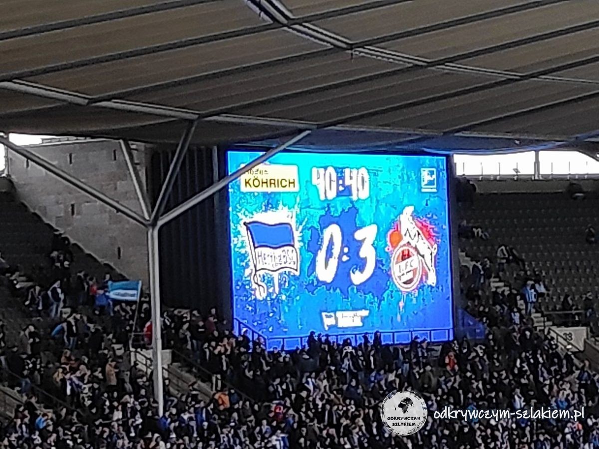 Telebim z wynikiem meczu Hertha – Köln w 2020 roku
