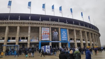 Stadion Olimpijski (Olympiastadion) w Berlinie przed meczem Herthy