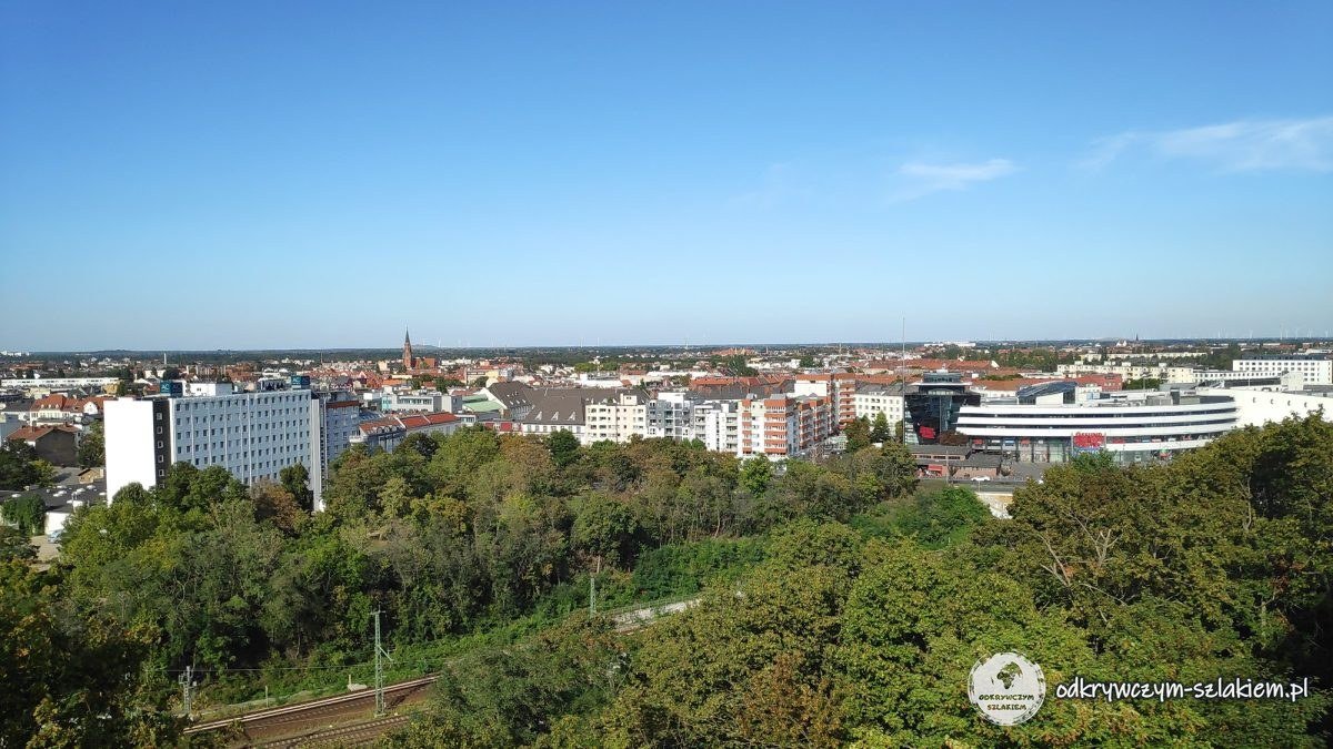 Widok z wieży przeciwlotniczej Humboldthain na dzielnicę Wedding