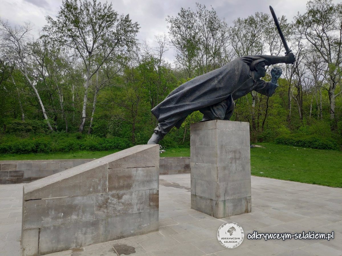 Pomnik niemieckich uczestników Brygad Międzynarodowych w Volkspark Friedrichshain