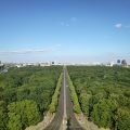 Widok z Kolumny Zwycięstwa na Tiergarten i Straße des 17. Juni w Berlinie