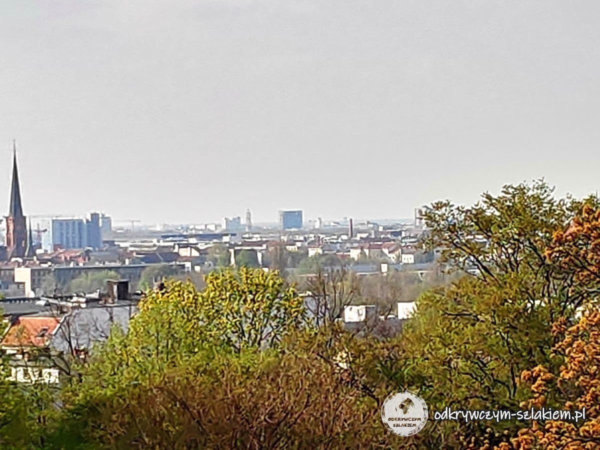 Widok z Viktoriapark na Kreuzberg i centrum Berlina