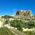 Zamek Santa Bárbara na skalistym wzgórzu Benacantil nad Alicante