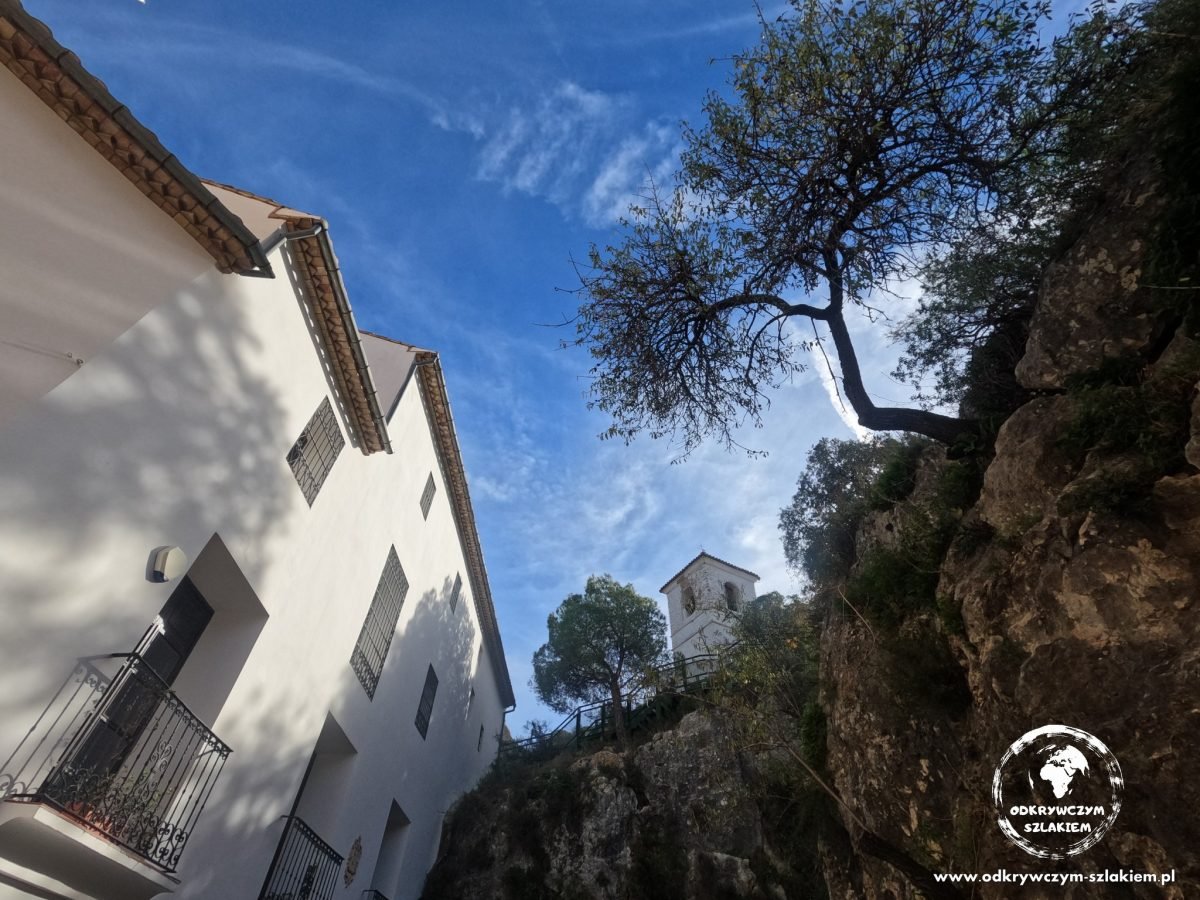 Portal de San José w Guadalest od wewnętrznej strony murów