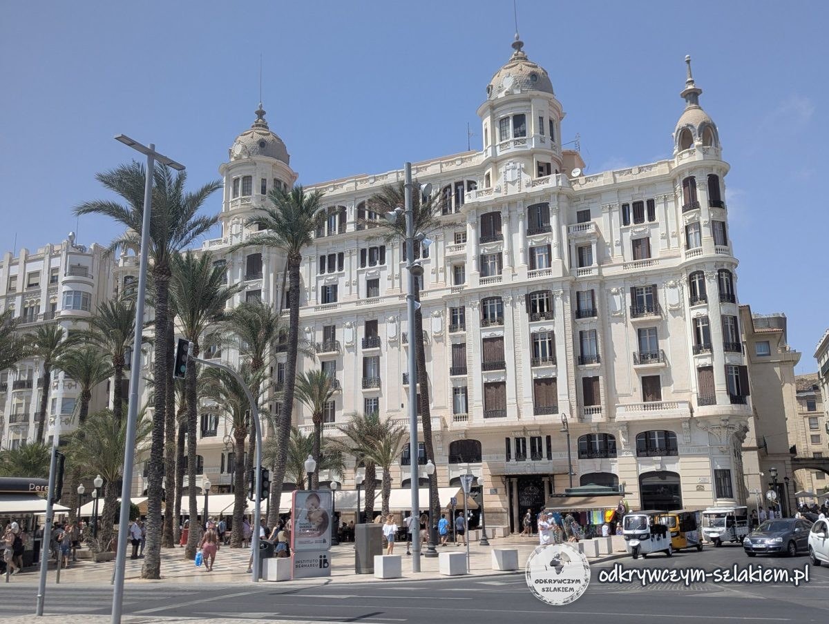 Casa Carbonell przy promenadzie Explanada w Alicante