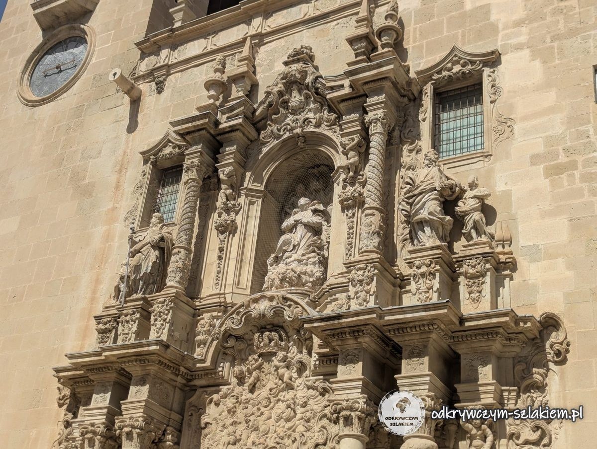 Barokowy portal bazyliki Santa María w Alicante
