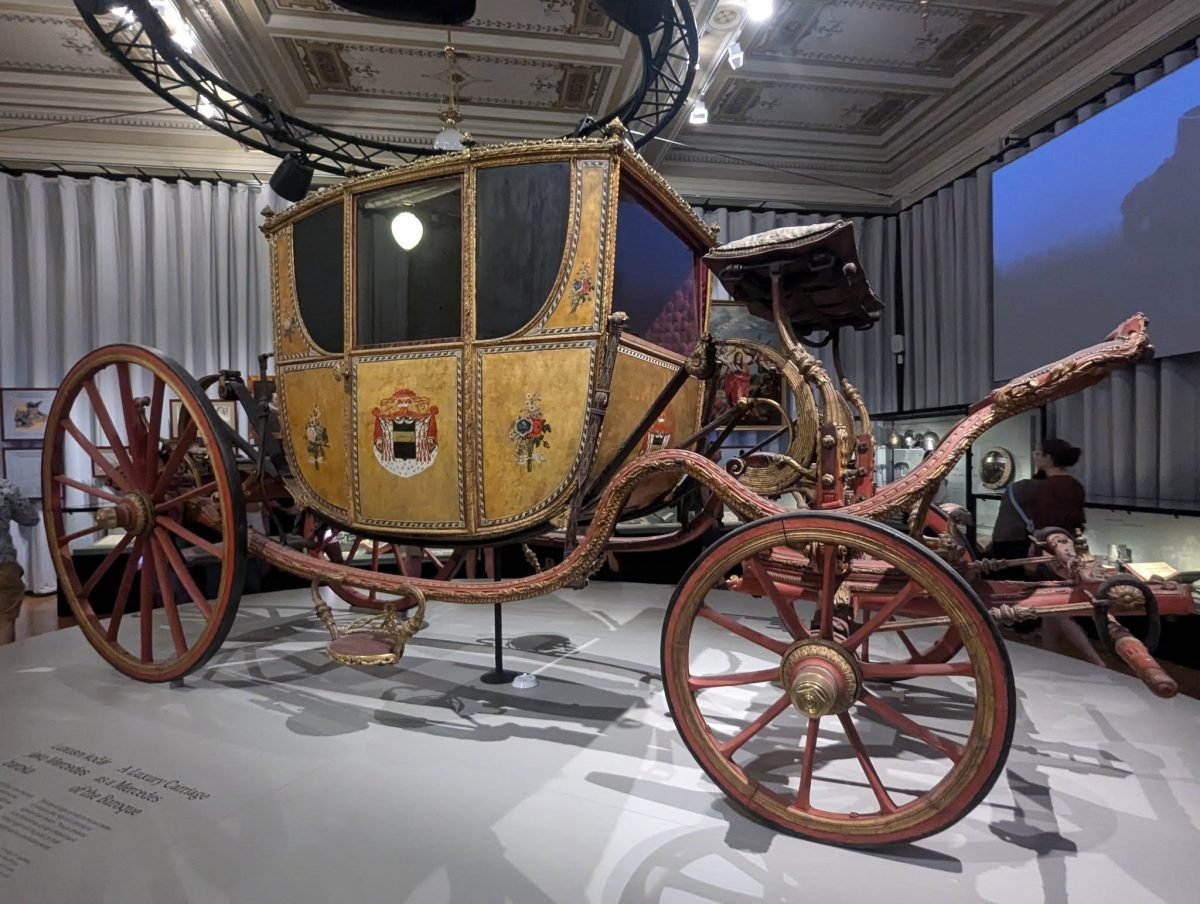 Zabytkowa złocona kareta na wystawie w Muzeum Narodowym w Pradze