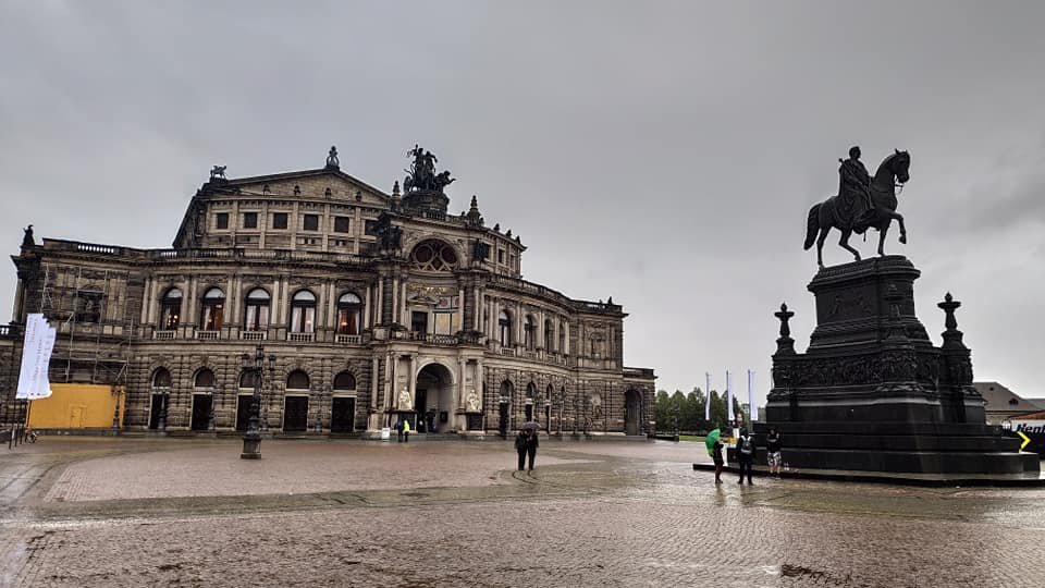 Theaterplatz w Dreźnie – opera Sempera i pomnik króla Jana