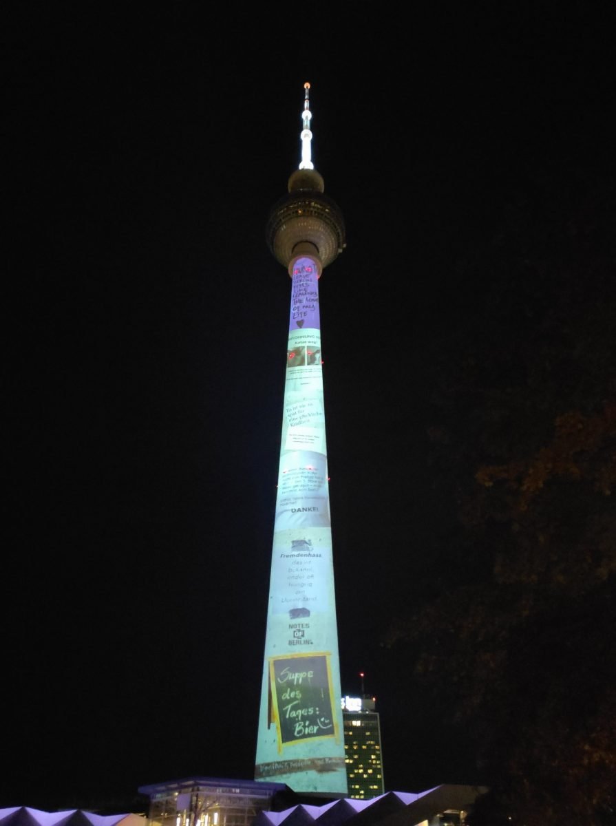 Wieża telewizyjna przy Alexanderplatz podczas Festival of Lights