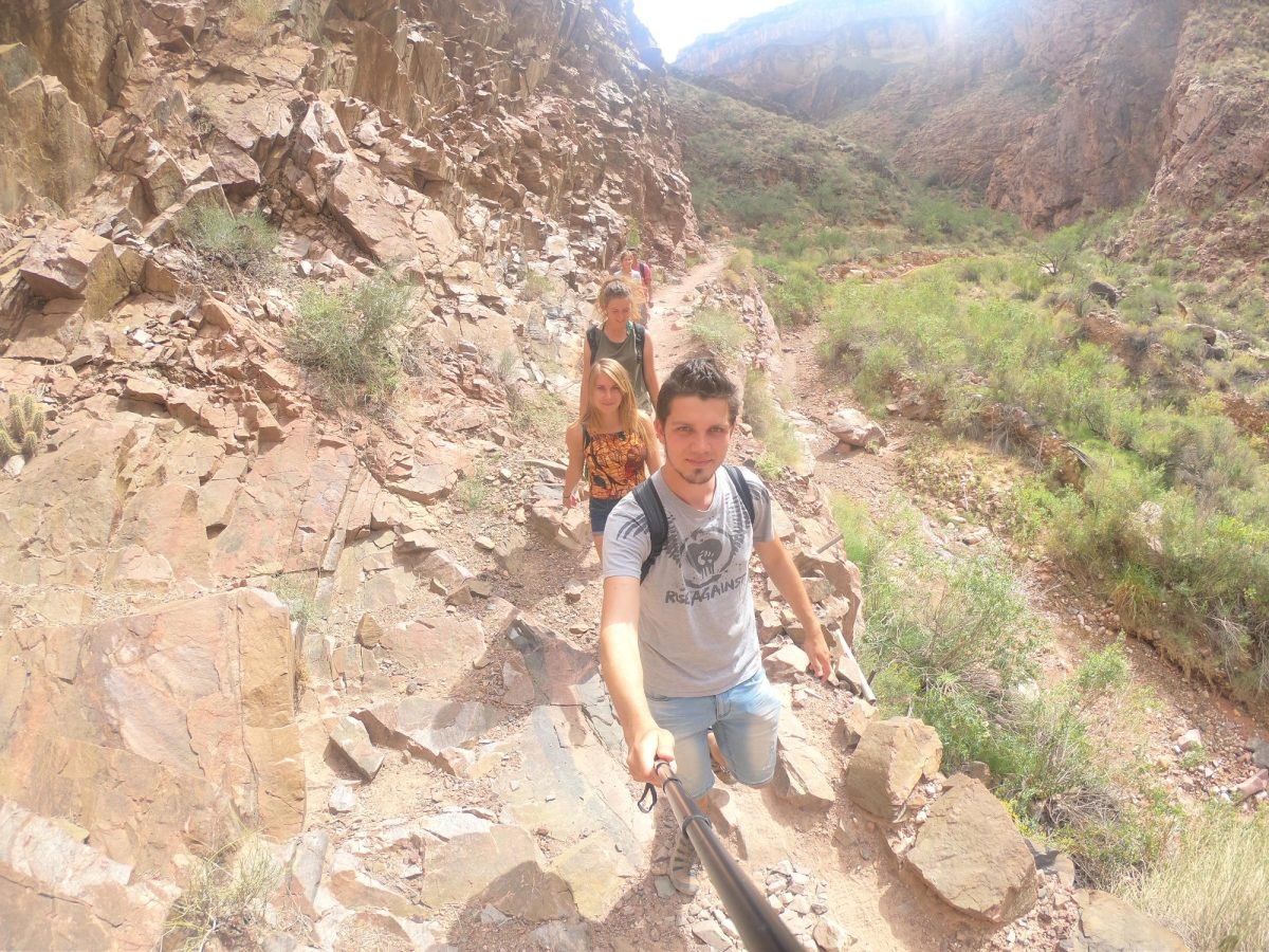 Kamienisty fragment szlaku Bright Angel Trail