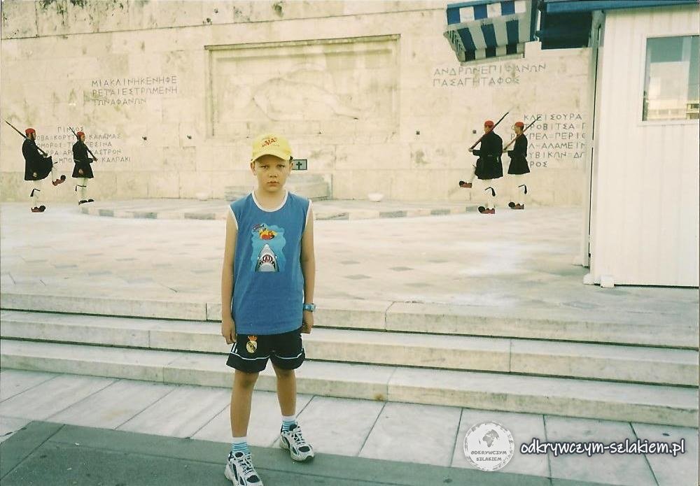 Przed Grobem Nieznanego Żołnierza na placu Syntagma w Atenach