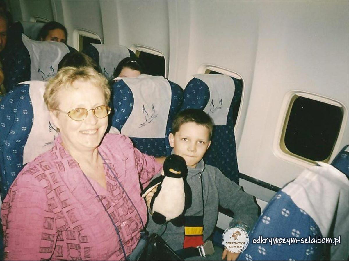 Z mamą w samolocie do Grecji