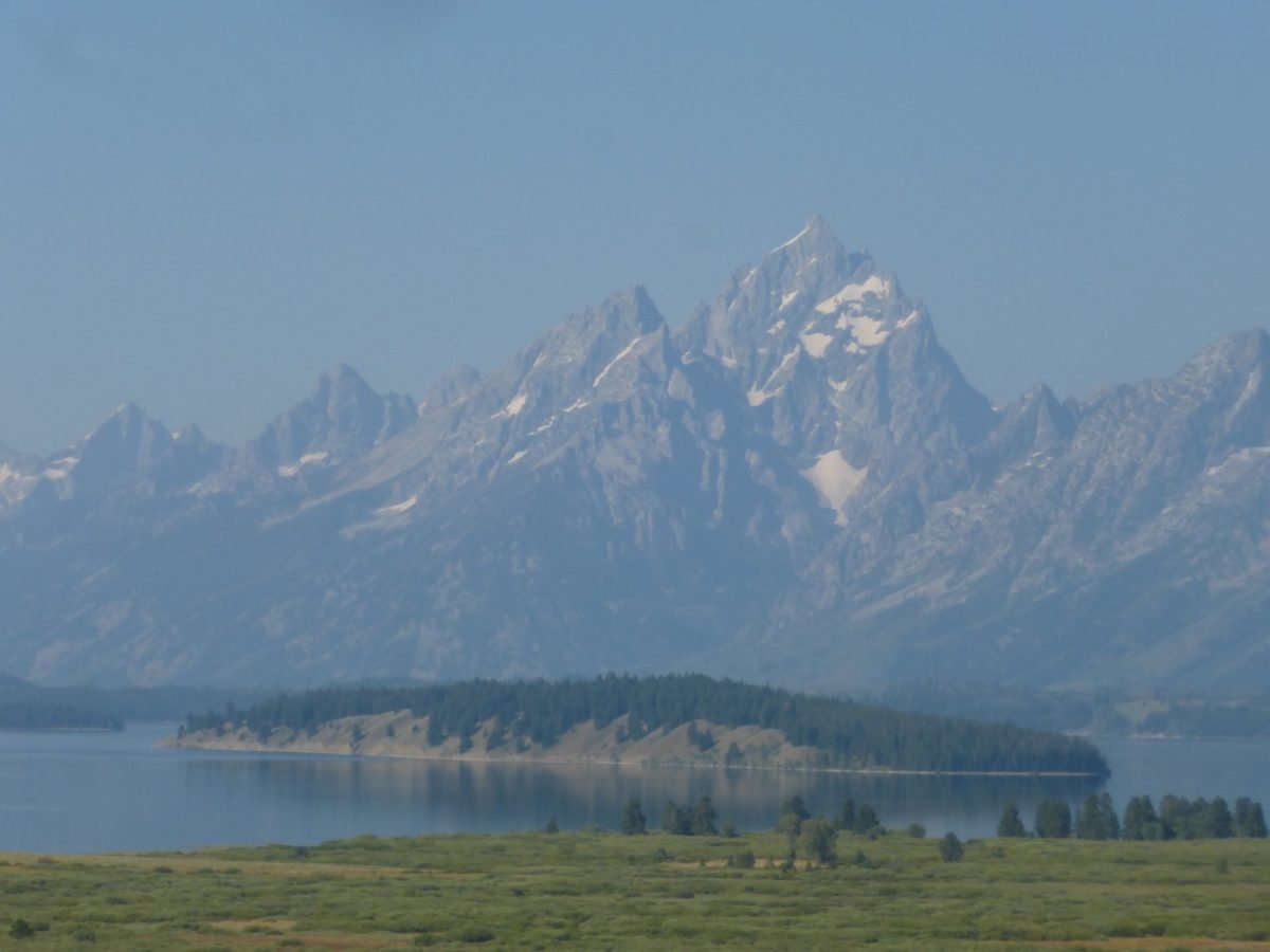 Pasmo Teton nad jeziorem Jackson – widok z Jackson Lake Lodge