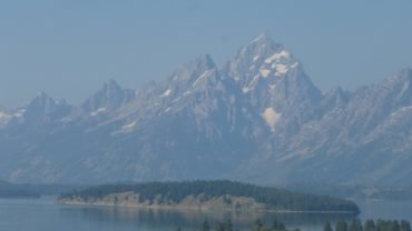 Pasmo Teton nad jeziorem Jackson – widok z Jackson Lake Lodge