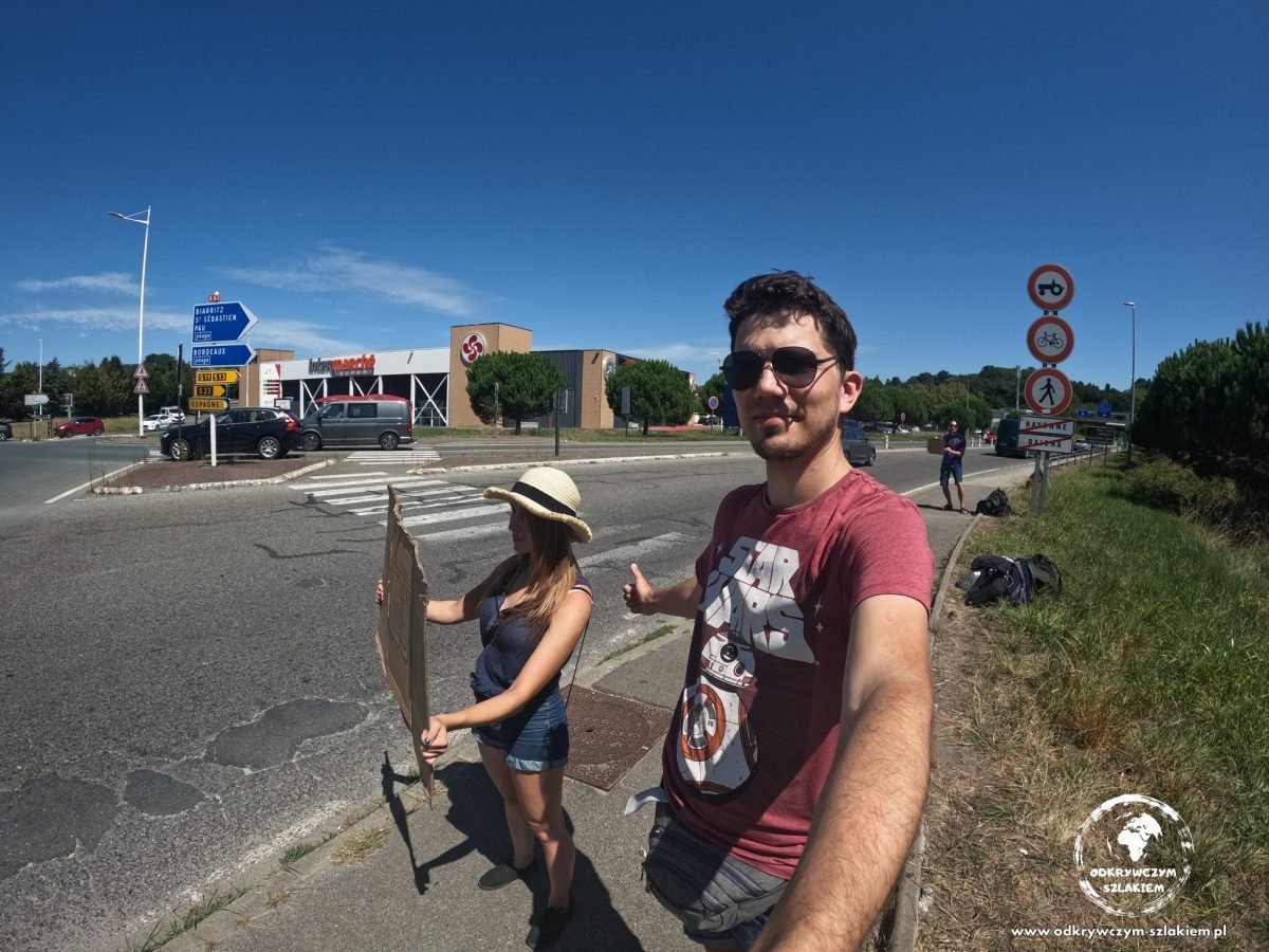 Łapanie stopa w Bajonnie w kierunku Tuluzy