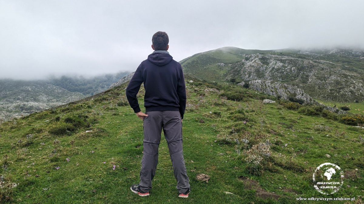 Na szlaku w Picos de Europa – szczyty częściowo w chmurach