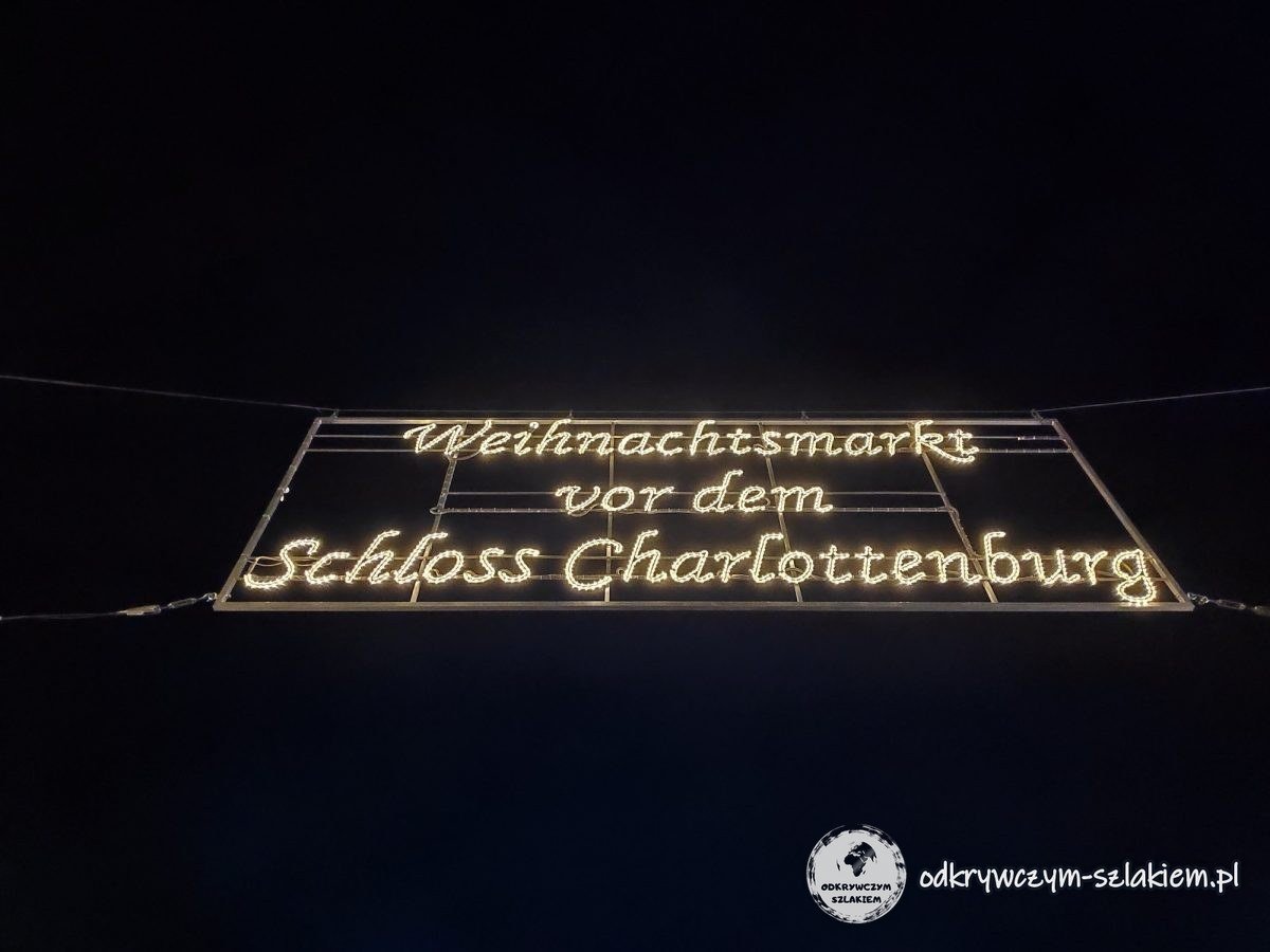 Napis „Weihnachtsmarkt vor dem Schloss Charlottenburg”