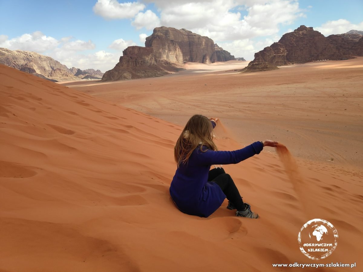 Na czerwonej wydmie Red Sand Dune w Wadi Rum