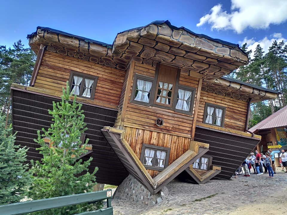 Dom do góry nogami w Szymbarku na Kaszubach