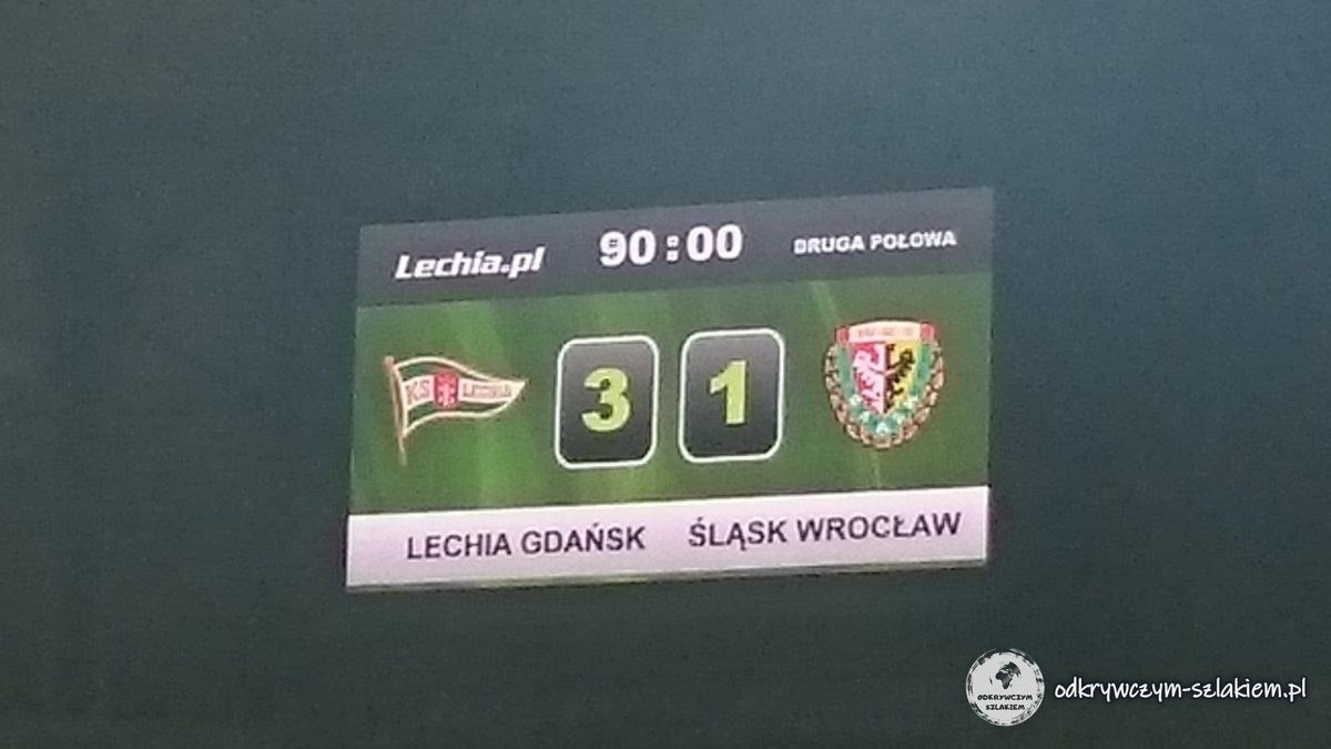 Telebim z końcowym wynikiem 3:1 meczu Lechii Gdańsk ze Śląskiem Wrocław