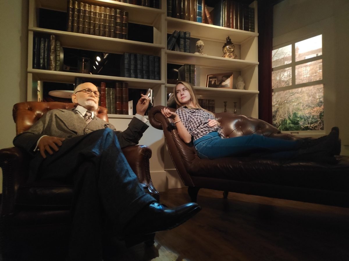 Zygmunt Freud w gabinecie z kozetką – Madame Tussauds Berlin