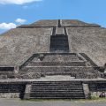 Piramida Słońca w Teotihuacán koło Mexico City