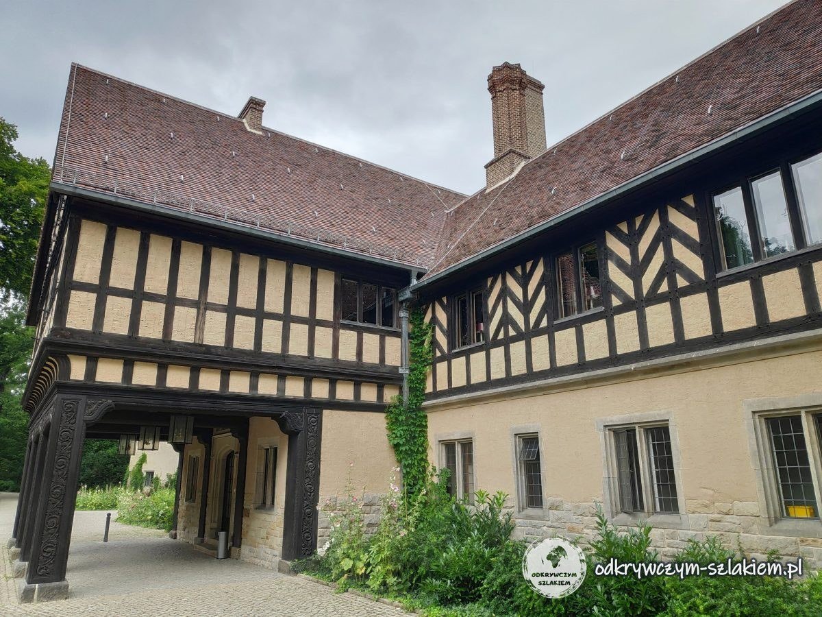 Szachulcowe skrzydła Pałacu Cecilienhof